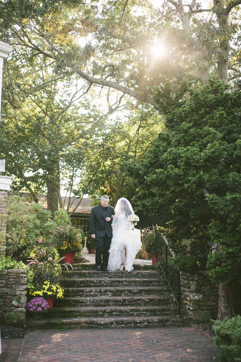 smithville-inn-wedding-photographer-ceremony-1