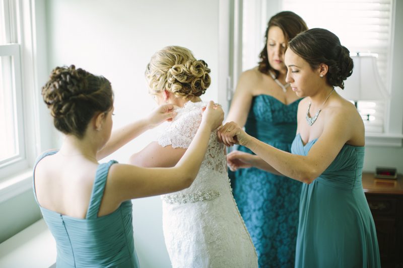 villanova-philadelphia-wedding-photographer-bride-getting-ready-13
